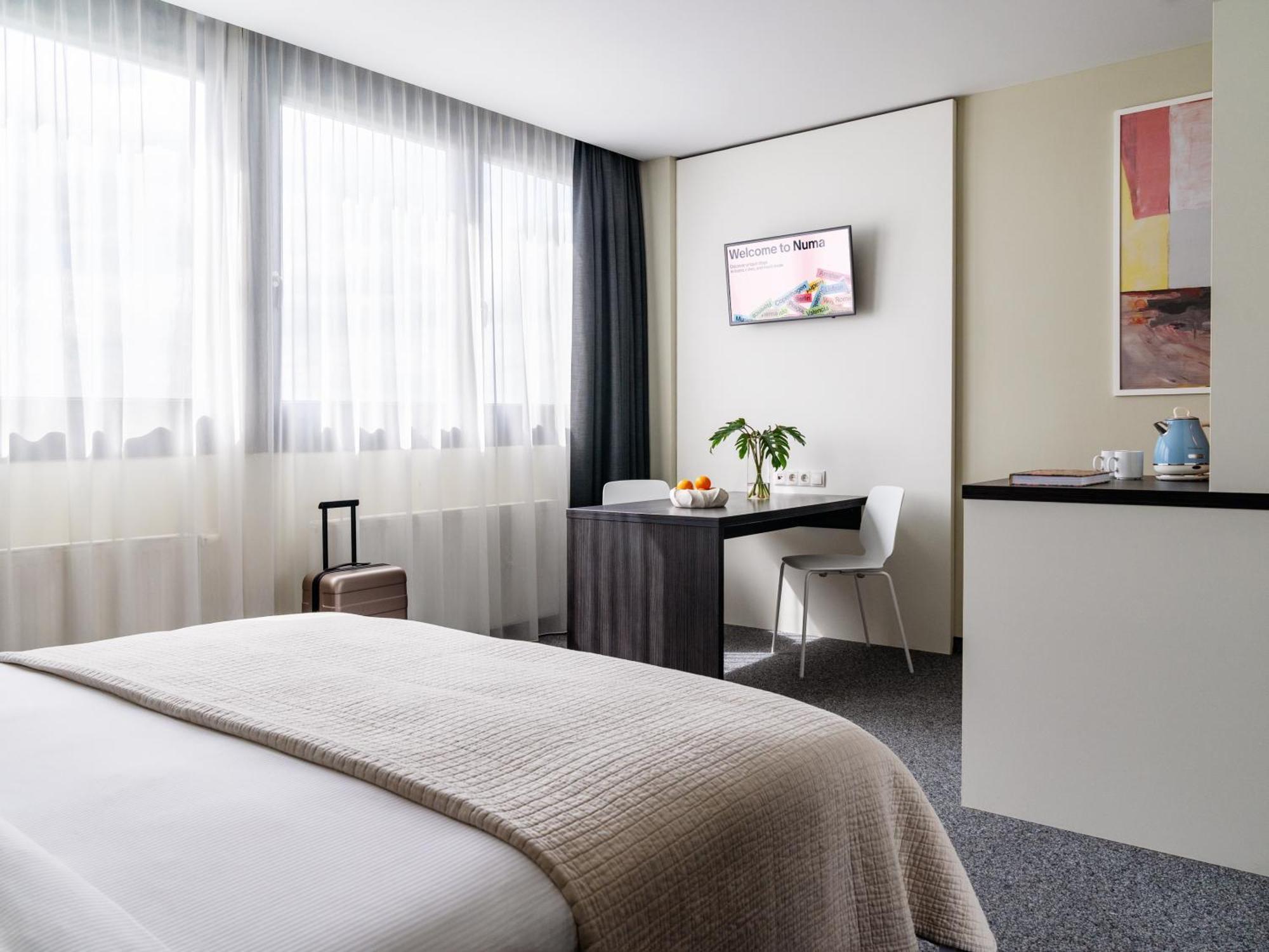 Numa Viktoria Aparthotel 4*